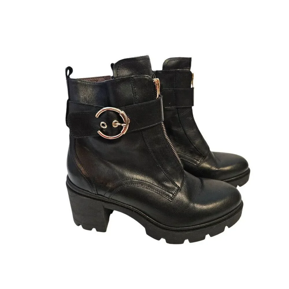 Nero Giardini black leather platform ankle boots. Size 40(10).